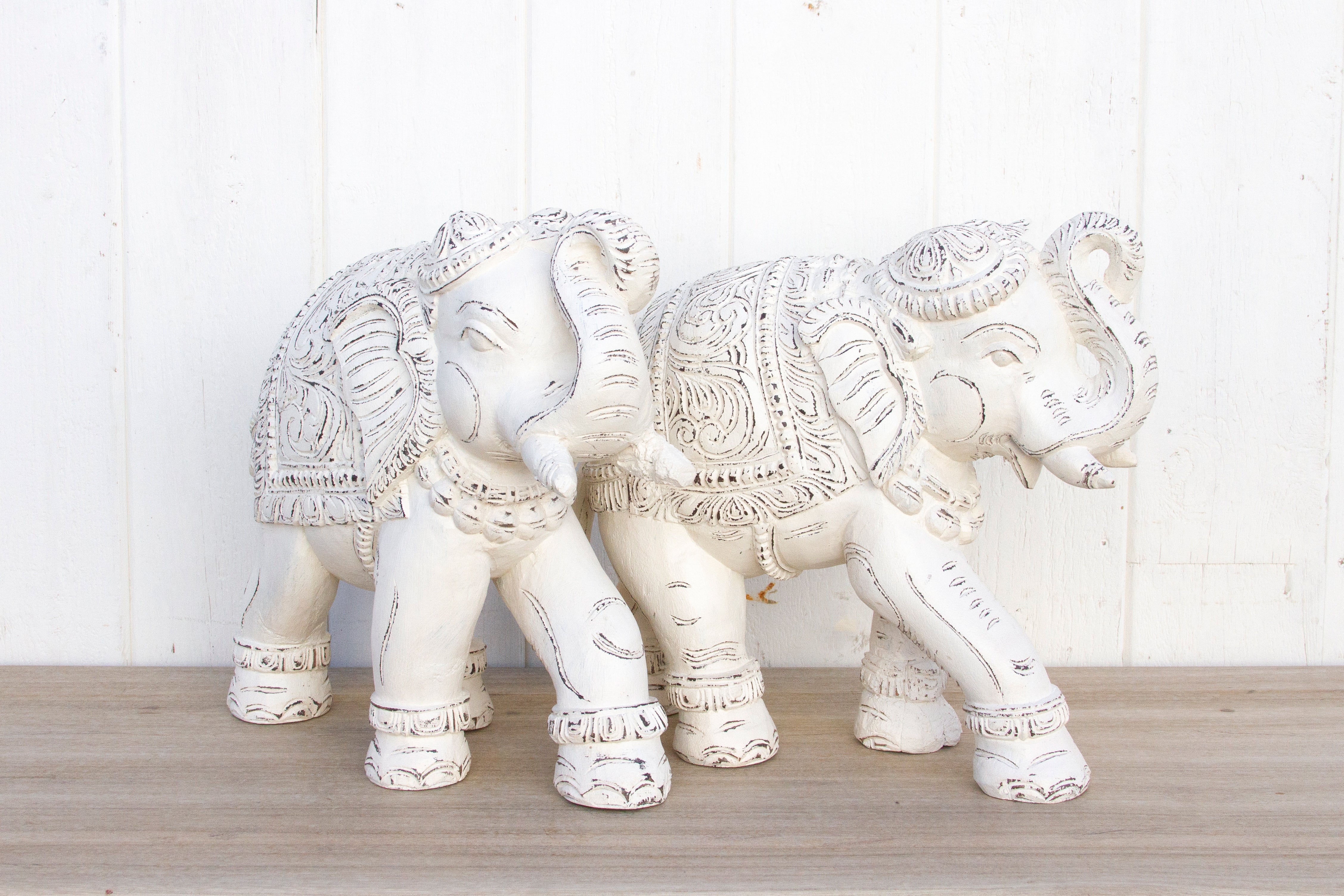 DE-COR | Ispirazione globale, Coppia di elefanti in legno finemente intagliati