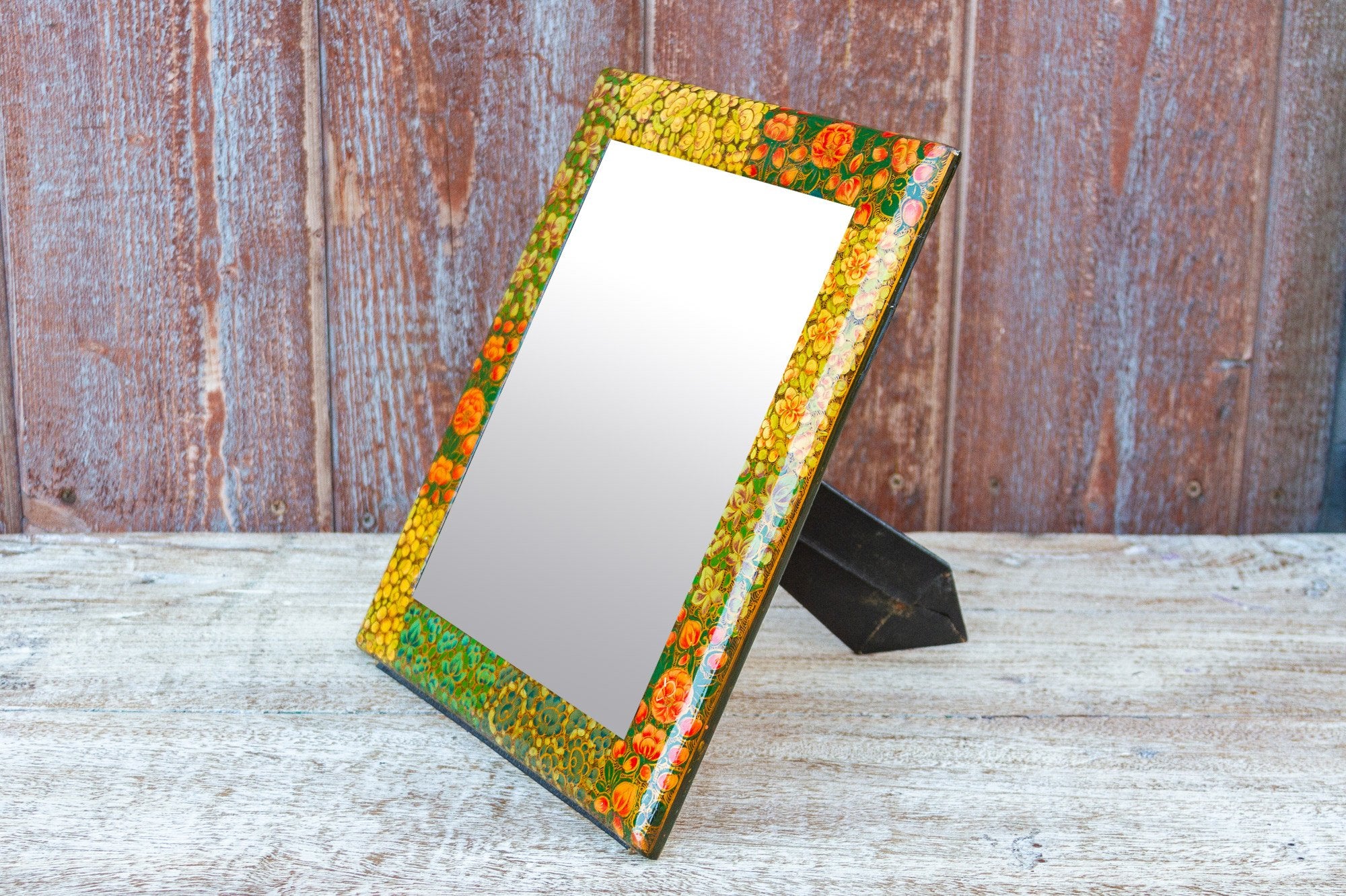 DE-COR | Ispirazione globale, Cornice per specchio floreale in cartapesta (commercio)