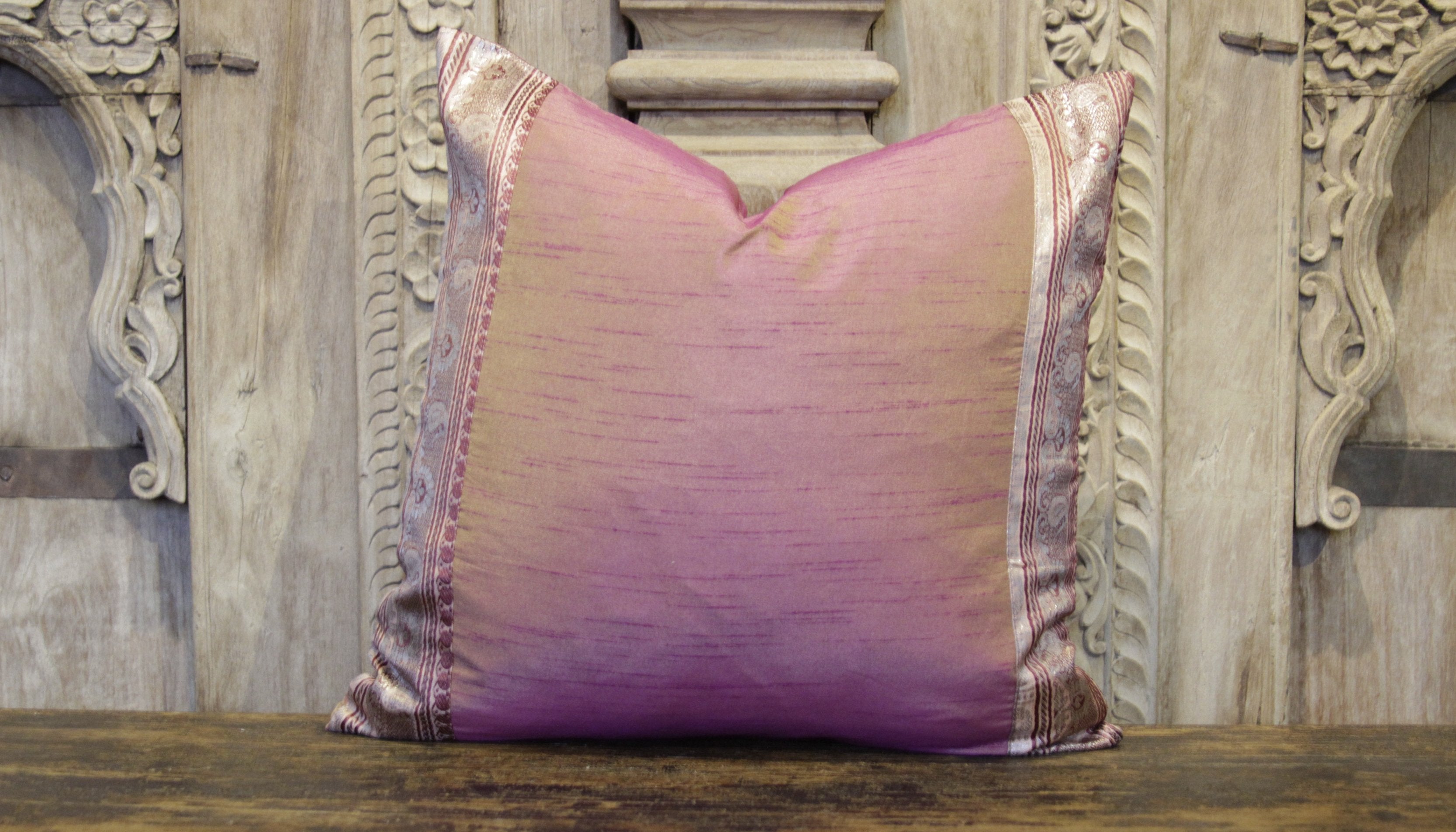 DE-COR, Cuscino piccolo in seta Heritage rosa dorato (commercio)