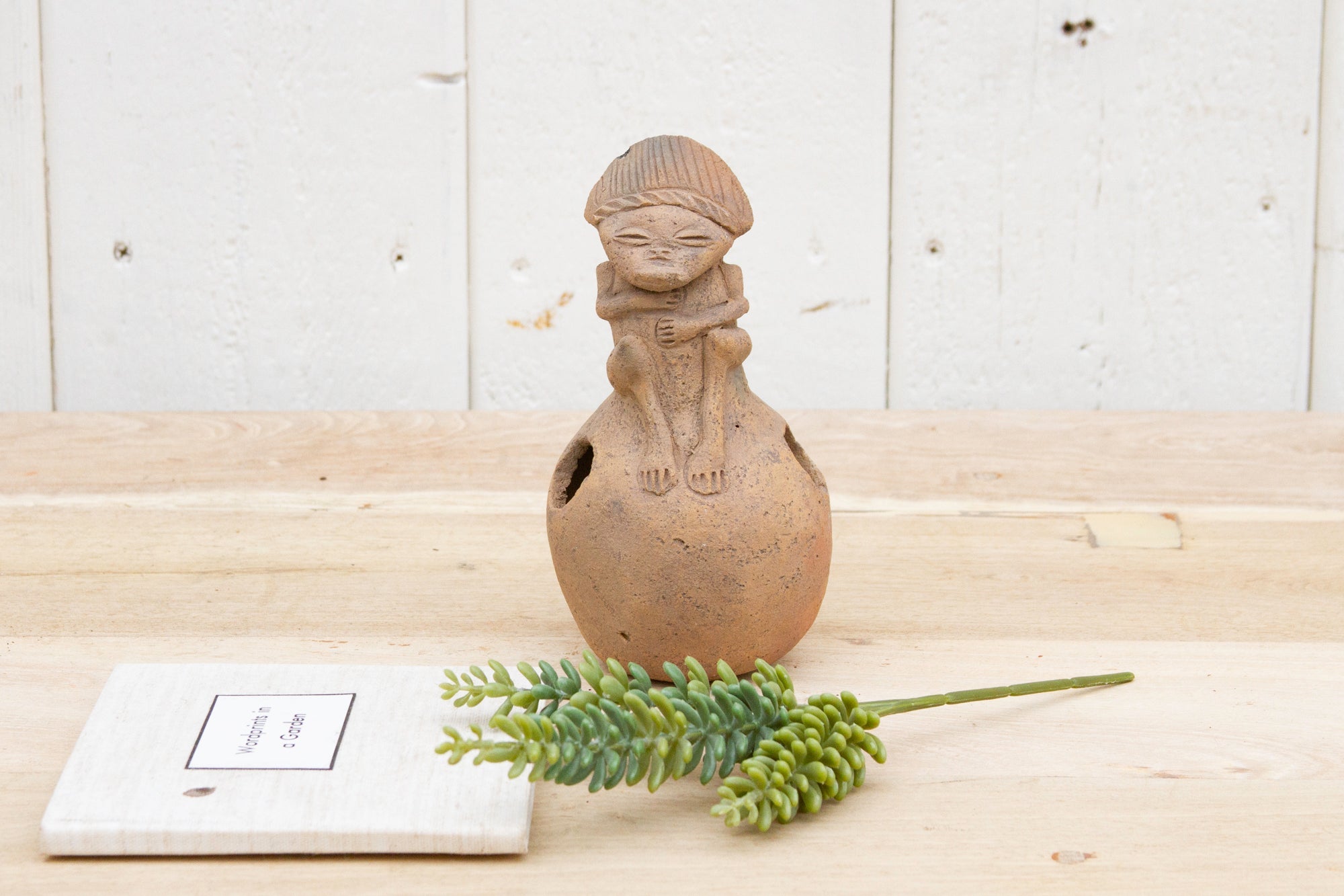 DE-COR | Ispirazione globale, Figura in ceramica precolombiana unica nel suo genere (commercio)