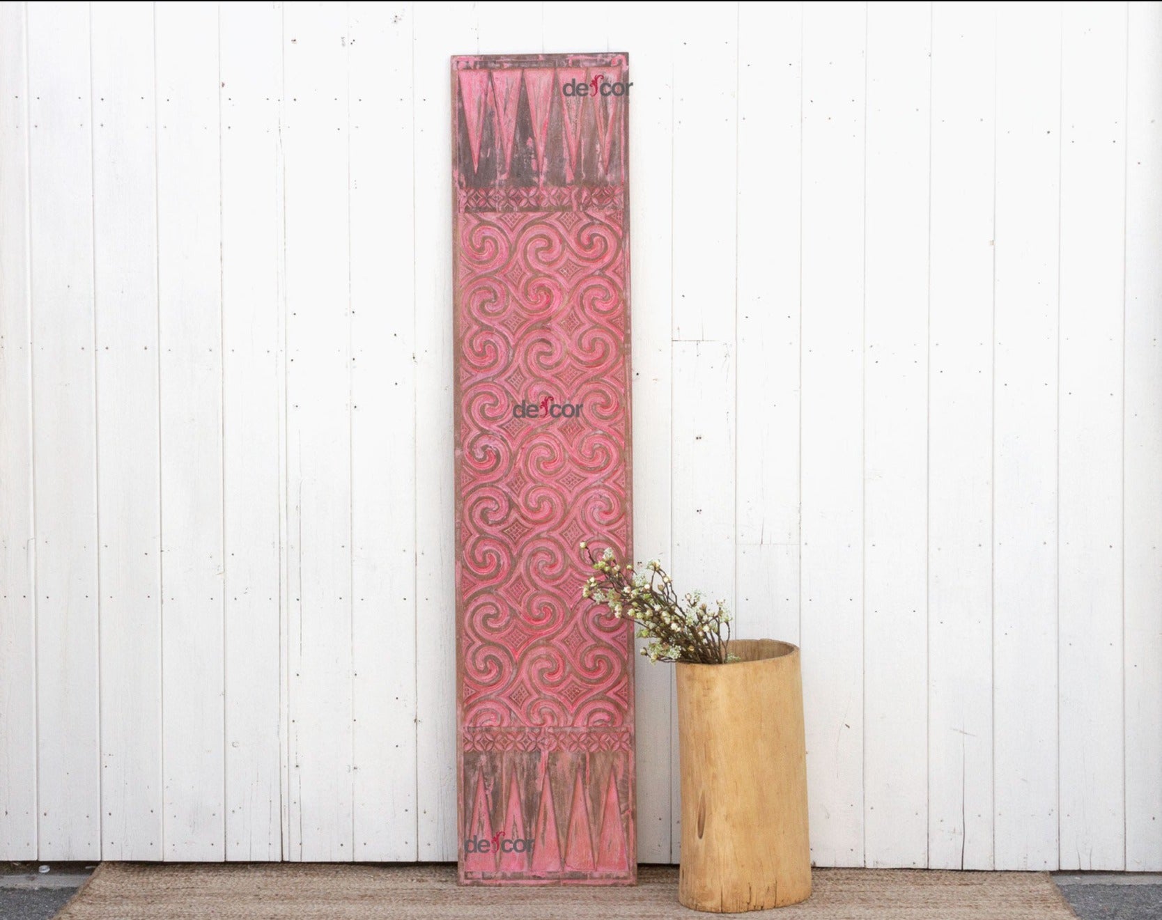 DE-COR | Ispirazione globale, Pannello tribale in legno intagliato rosa