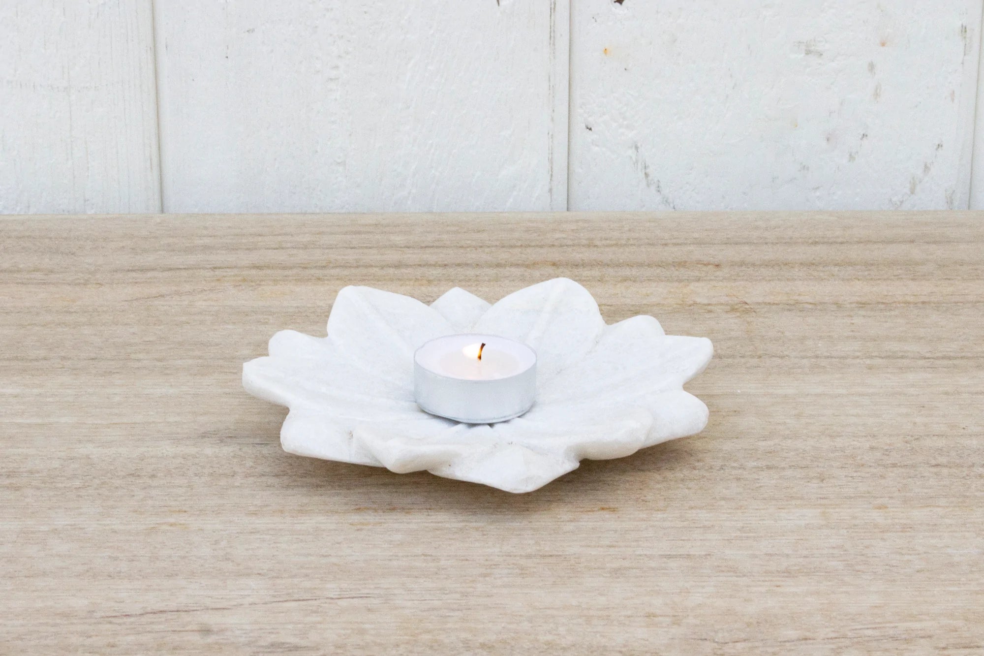 DE-COR | Ispirazione globale, Piccolo fiore da tavolo in marmo bianco (commercio)