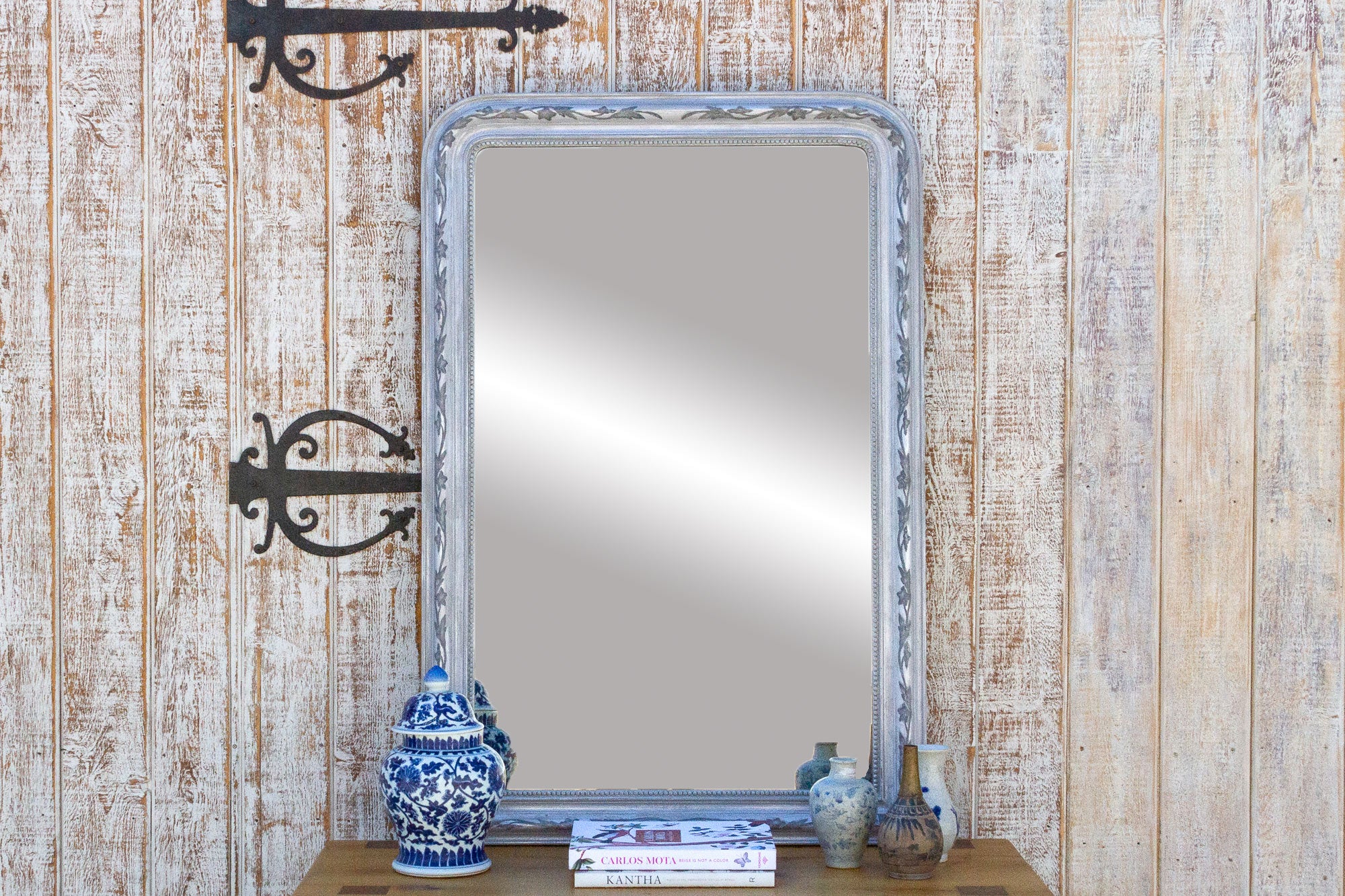 DE-COR | Ispirazione globale, Raffinato specchio d'argento Luigi Filippo con incisione floreale