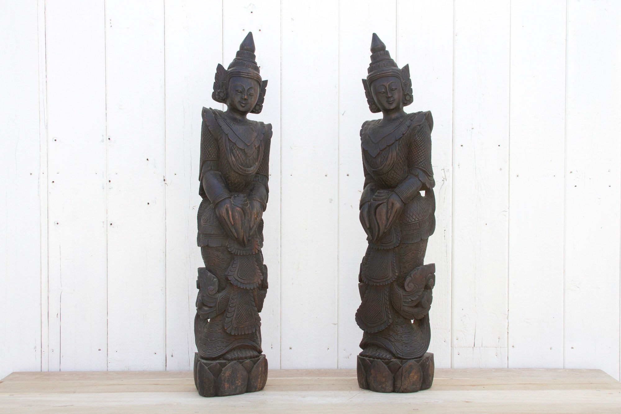 DE-COR | Ispirazione globale, Set di due splendide statue intagliate a Bali