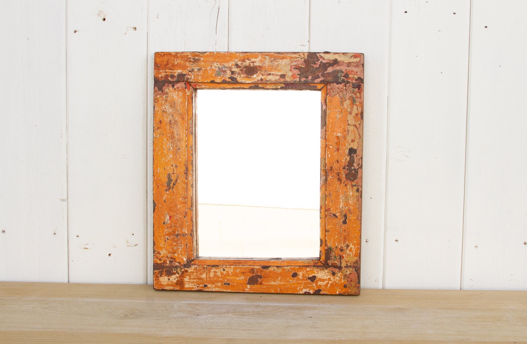 DE-COR | Ispirazione globale, Specchio rustico dipinto di arancione curcuma (commercio)