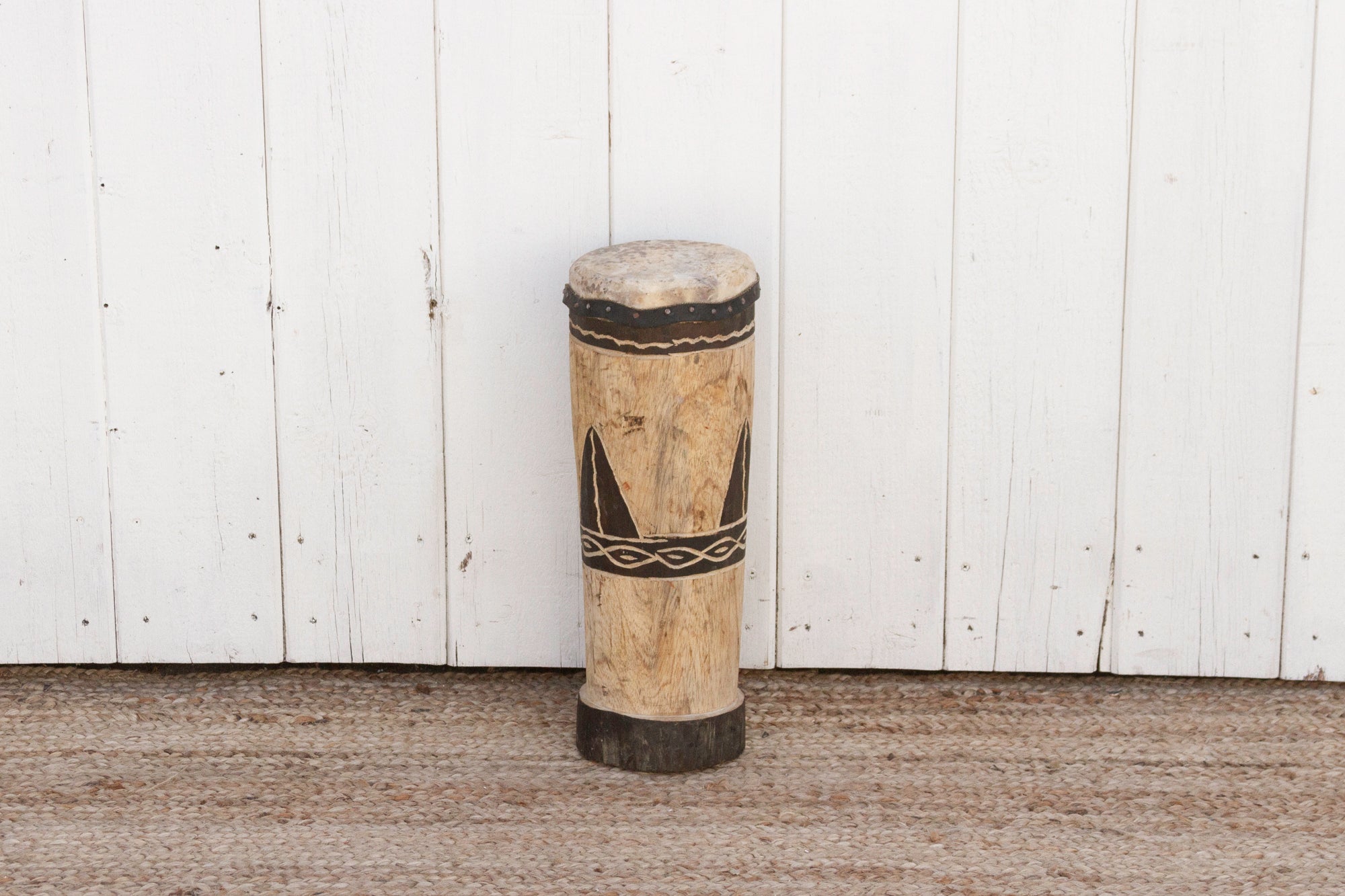 DE-COR | Ispirazione globale, Tamburo tribale in legno intagliato