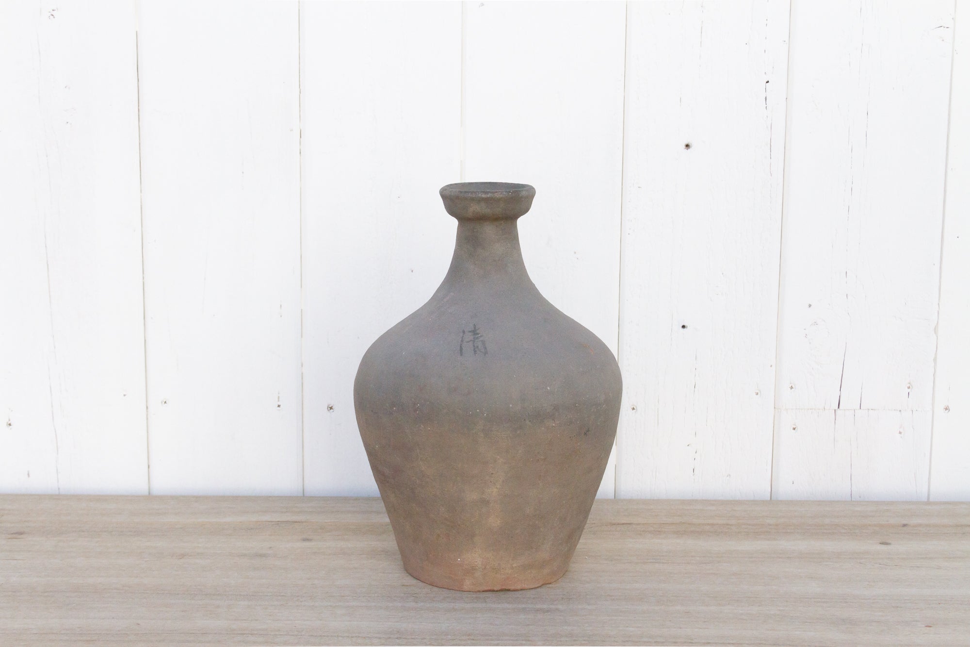 DE-COR | Ispirazione globale, Vaso ad anfora in terracotta grigia ossidata