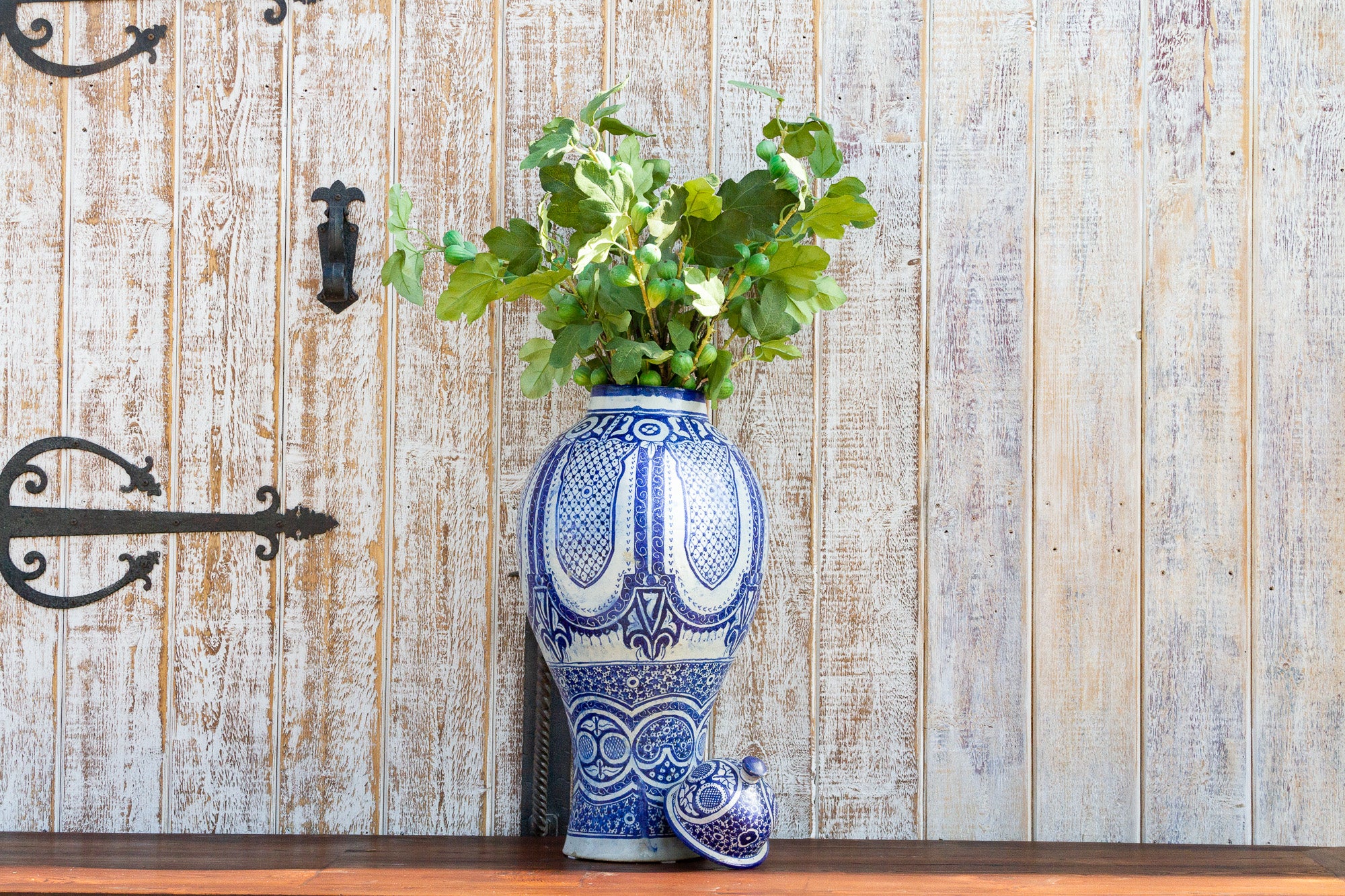 DE-COR | Ispirazione globale, Vaso marocchino vintage bianco e blu con coperchio